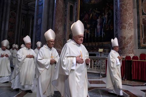 Vor dem Konklave: Kardinäle bei der Messe im Petersdom