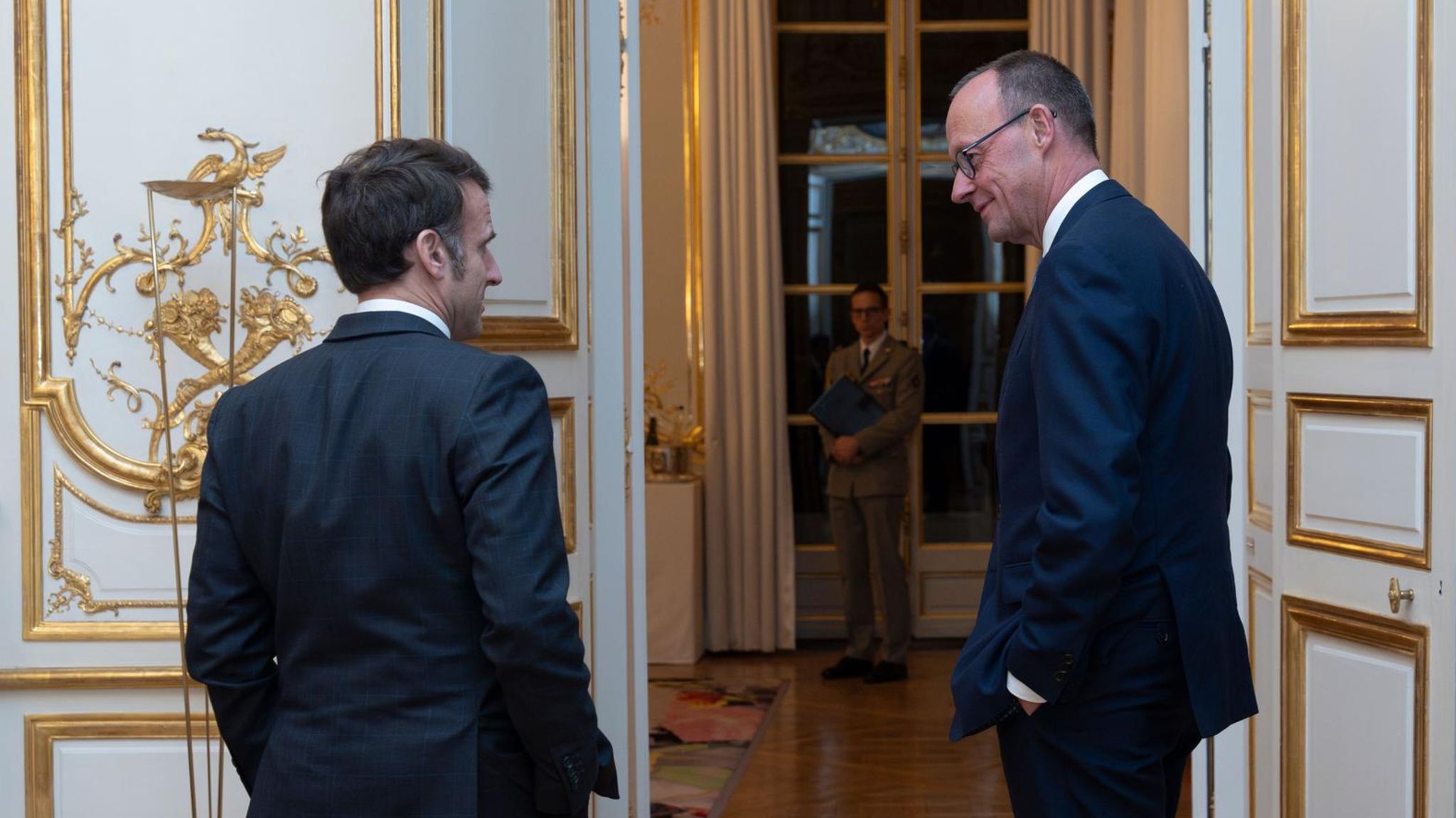 Ende Februar trafen sich Friedrich Merz (r.) und Emmanuel Macron bereits in Paris