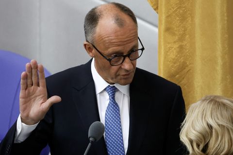 Friedrich Merz legt seinen Eid ab