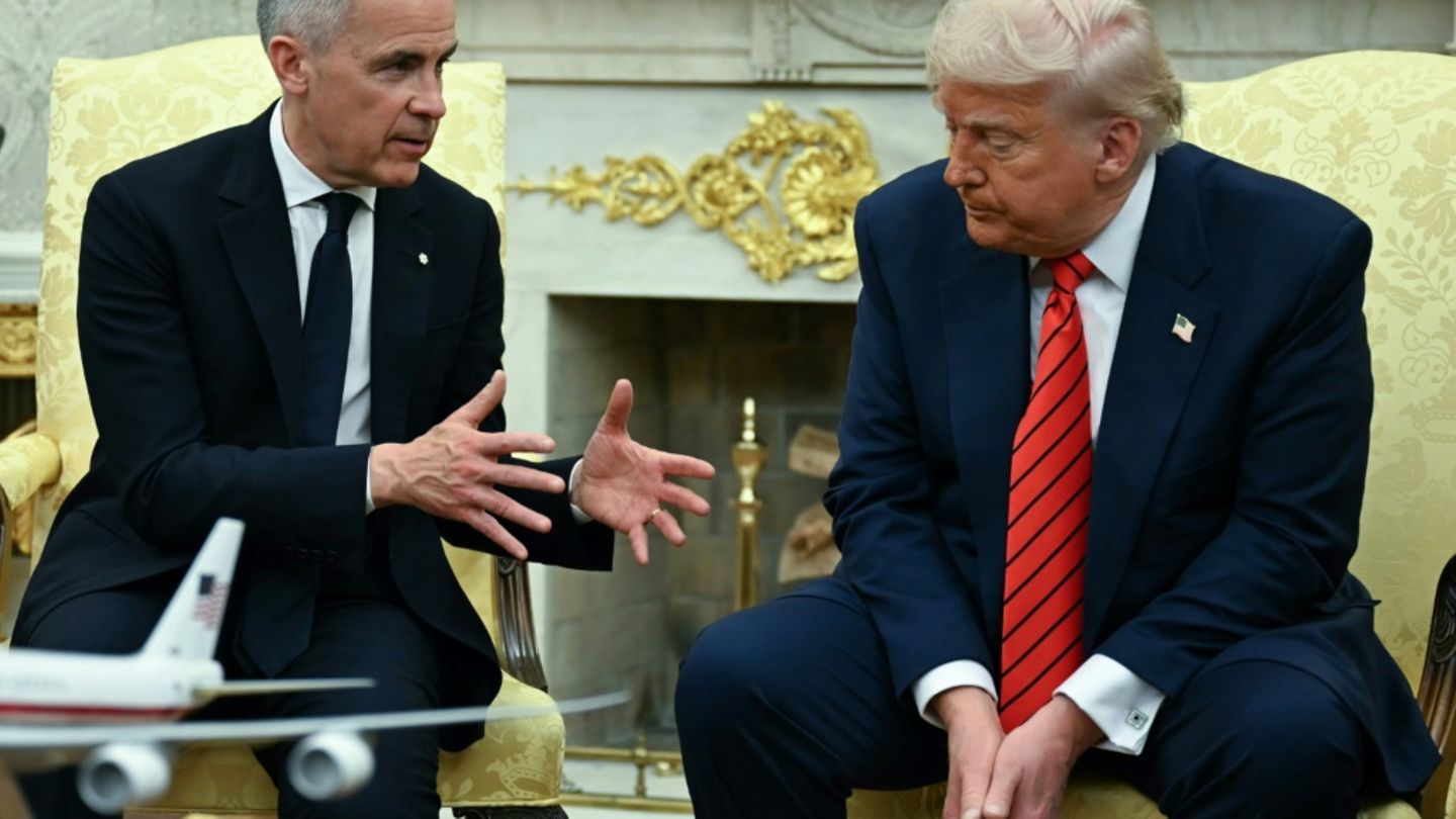Carney (li.) bei Trump im Weißen Haus