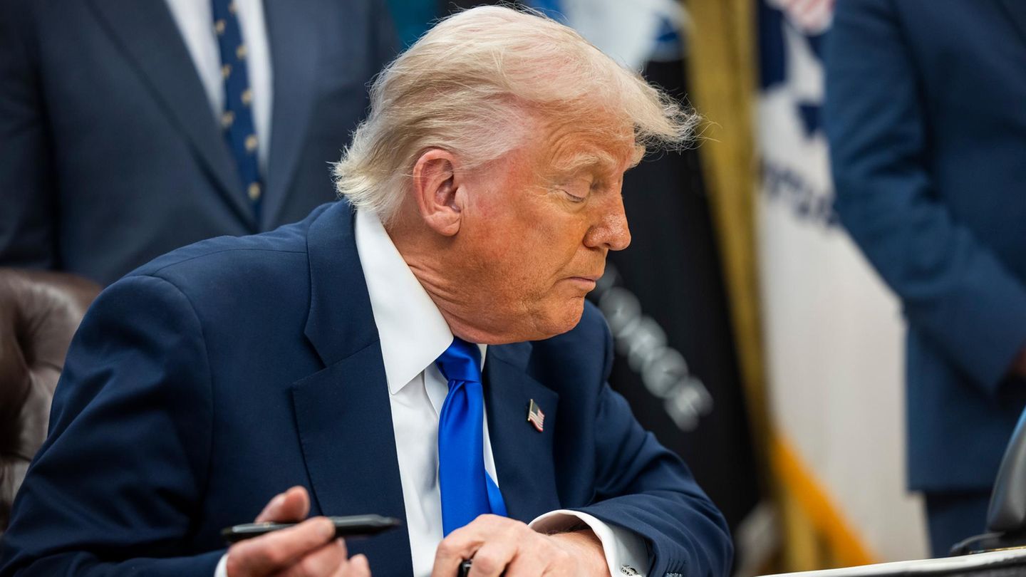 Hollywood is in a crisis and Trump makes everything worse