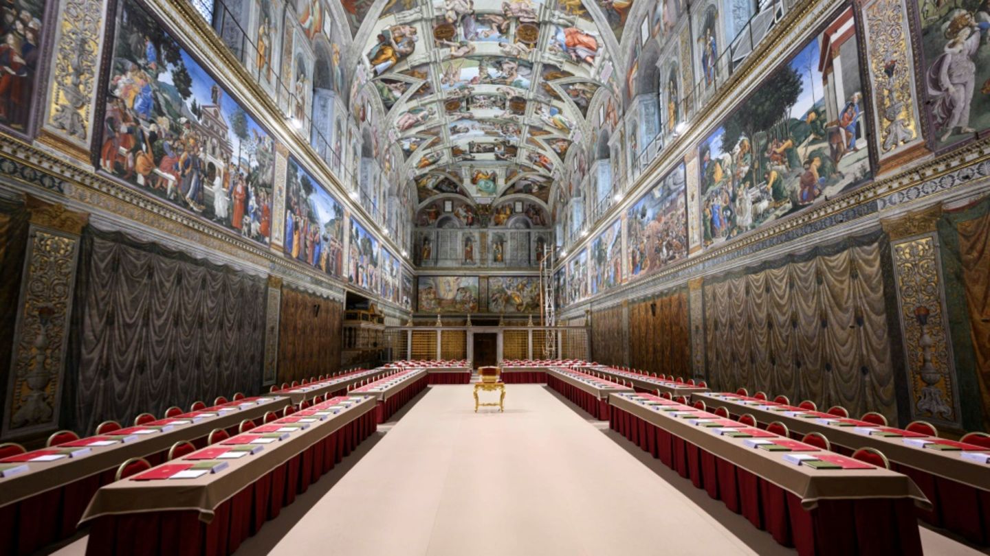 Der neue Papst wird in der Sixtinischen Kapelle gewählt