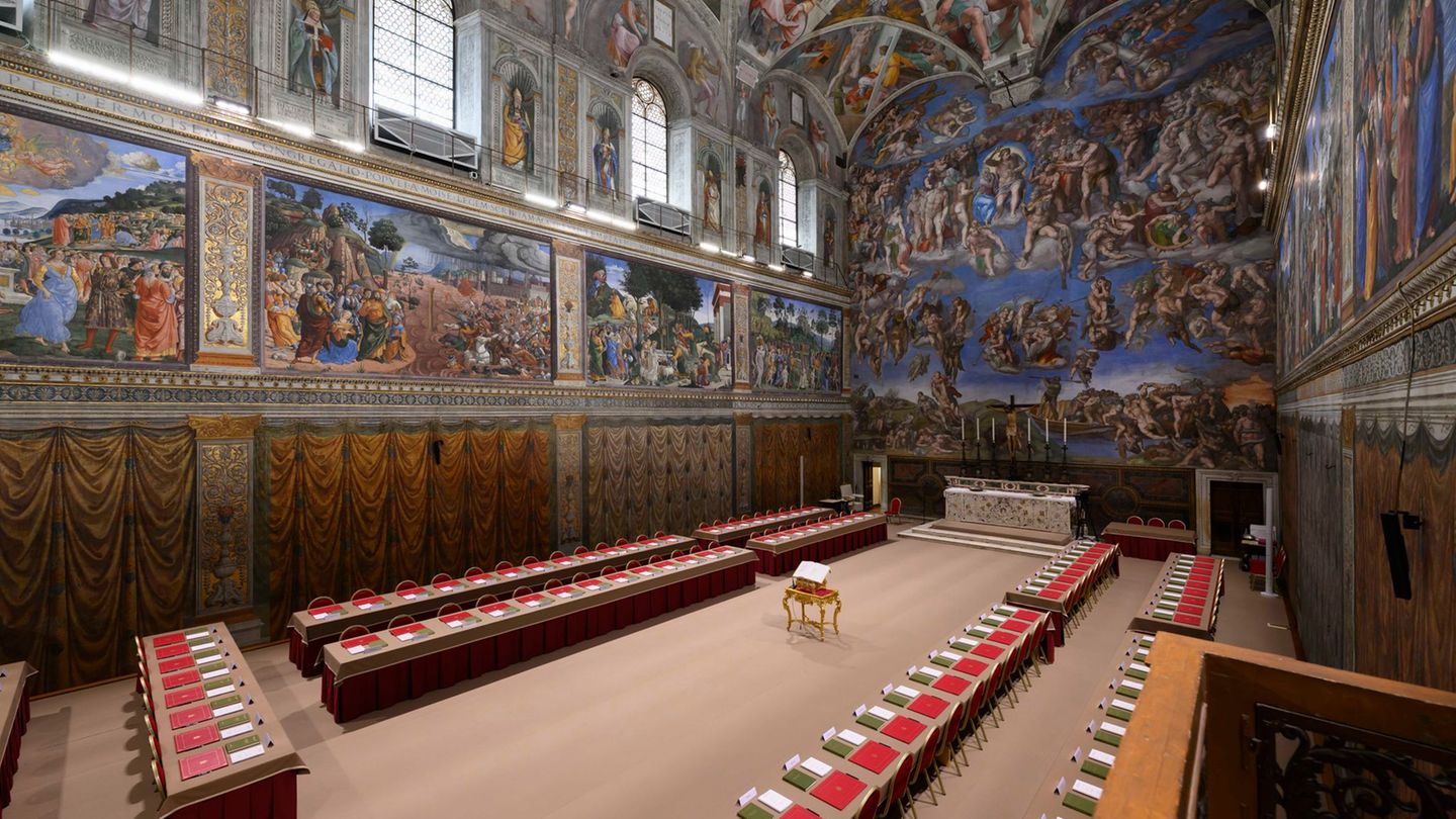 Vatican: Conclave begins: Catholic Church chooses new Pope