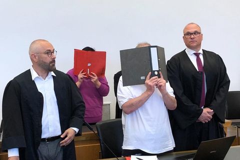 Angeklagte wegen Todes einer Frau vor dem Landgericht Gießen