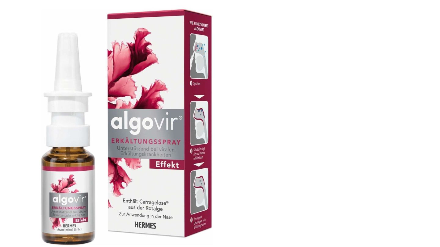 Haupteinfallstor von Erkältungsviren ist der Nasen-Rachenraum. Daher macht sich eine beginnende Erkältung durch eine laufende Nase und Halskratzen bemerkbar. Der Körper wehrt sich. Doch haben die Viren die Hautbarriere einmal überwunden, vermehren sie sich explosionsartig und der grippale Infekt ist da. Genau das verhindert Algovir. Der Wirkstoff der Rotalge Iota-Carrageen legt sich auf die Nasenschleimhaut und bildet eine natürliche Barriere gegen die Erkältungsviren. Die Erreger werden festgehalten und könnten nicht in den Körper eindringen. Die so verringerte Virenlast senkt das Risiko eines grippalen Infektes.  Vorteil: Die Barriere funktioniert rein mechanisch. Im Gegensatz zum Nasenspray wird die Nasenschleimhaut bei längerer Nutzung nicht angegriffen und es findet kein Gewöhnungseffekt statt. Algovir gibt es auch für Kinder. Der Inhaltsstoff ist gleich, jedoch etwas flüssiger und die Menge pro Sprühstoß geringer als bei Erwachsenen. 