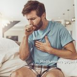 Die in den Präparaten enthaltenen ätherischen Pflanzenöle regen die Tätigkeit der Flimmerhärchen in der Nasen- und Bronchialschleimhaut an. Die Mittel können das Atmen erleichtern und dazu beitragen, dass der Schleim leichter abtransportiert wird. Werden die Mittel auf die Haut aufgetragen oder in heißem Wasser gelöst, verdunsten die ätherischen Öle rasch und reichern sich in der Raumluft an. Bei Erkältungen, vor allem bei Schnupfen und Husten, kann dies das Atmen erleichtern.  Dextrometorphan dämpft den Hustenreiz. Nur bei trockenem Reizhusten und nur einige Tage anwenden. Sobald Schleim abgehustet werden kann, der Husten also "produktiv" wird, sollten Sie auf hustenstillende Mittel verzichten. Lutschtabletten sollten Sie Kindern unter sechs Jahren nicht geben.            Acetylcystein (ACC) oder Ambroxol sollen dazu beitragen, dass sich festsitzender Schleim in den Bronchien löst und leichter abgehustet werden kann. Mehr als eine unterstützende Wirkung bei Husten ist von diesen Mitteln nicht zu erwarten. Sie dürfen Kindern unter zwei Jahren in geeigneter Dosierung und nur nach ärztlicher Anweisung verabreicht werden. 