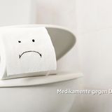 Loperamid hemmt die Darmbewegung, bessert Darmkrämpfe und ist geeignet, akuten Durchfall zu stoppen. Die Ursache der Darmstörung (z. B. eine Infektion) wird durch das Mittel nicht behoben. Ohne Arzt maximal zwei Tage anwenden. Kinder unter zwei Jahren dürfen diese Mittel nicht bekommen. Fertige Mischungen aus Zucker und Mineralsalzen, die mit Wasser angerührt werden, ersetzen Flüssigkeit und Mineralstoffe. Sie bilden die Grundlage jeder Durchfallbehandlung. Tritt gleichzeitig Erbrechen auf, sollten Sie die Flüssigkeit häufig, aber nur löffelweise zu sich nehmen. Kinder, die noch gestillt werden, bekommen zuerst die Trinklösung und werden dann an die Brust gelegt, bis sie satt sind. Angemessen ist bei Säuglingen und Kleinkindern eine tägliche Trinkmenge von ungefähr 150 Milliliter Lösung pro Kilogramm Körpergewicht.