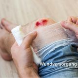 Beim Gemüseraspeln die Fingerkuppe lädiert, die Schürfunde beim Fahrradunfall oder ein größerer Schnitt, der bis zum Weg ins Krankenhaus abgedichtet werden muss. Die meisten blutigen Unfälle passieren um Haushalt. Ein Sortiment an Pflastern ist lediglich Grundausstattung. Mullbinden und Kompressen sowie Fixierband gehören ebenfalls in den Erste-Hilfe-Kasten. 