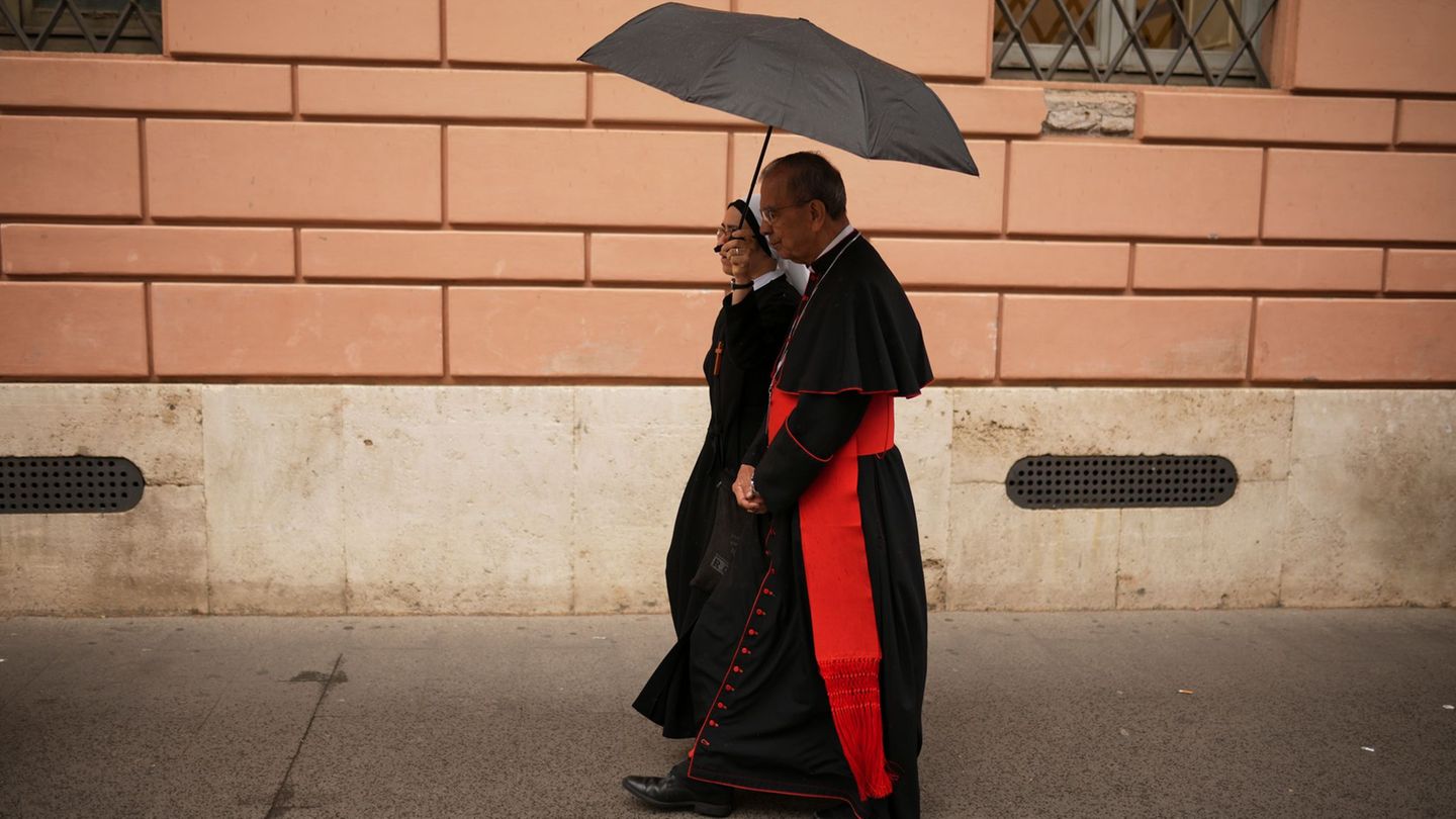 Conclave: Cardinals request divine support before choosing a pope