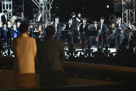 Die Boygroup Arashi bei einem Konzert 2019
