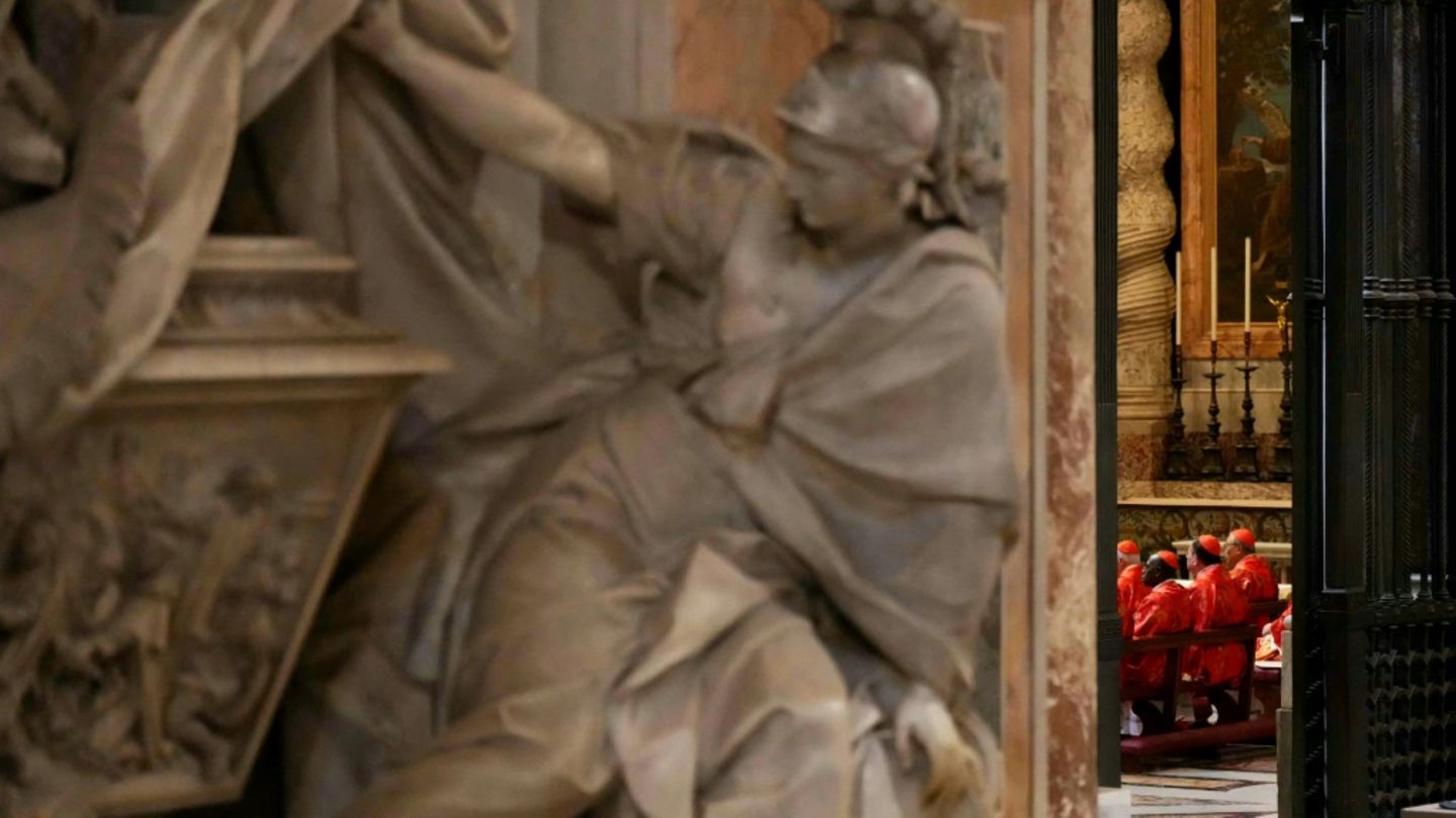 Messe im Petersdom vor Beginn des Konklave