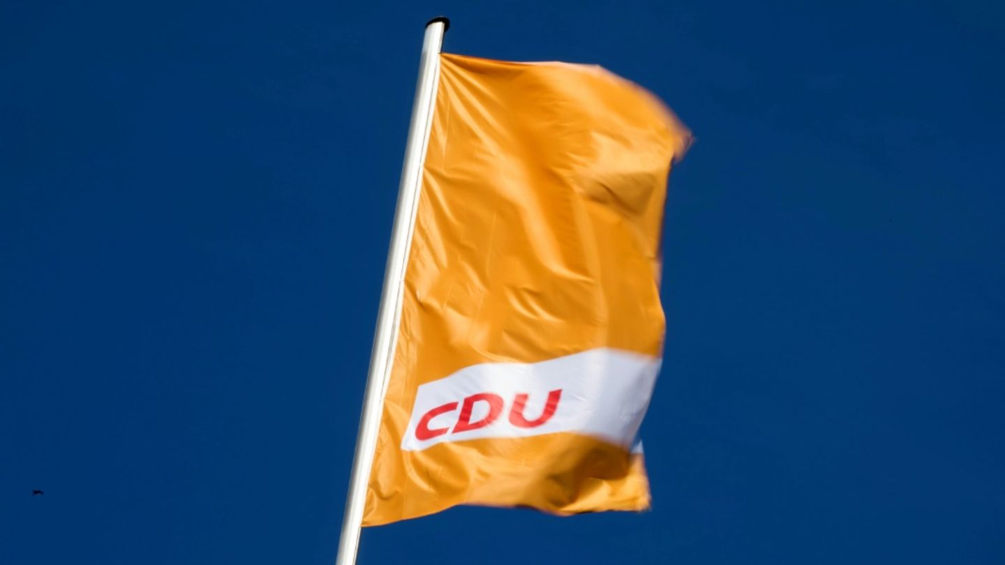 Fahne mit CDU-Logo