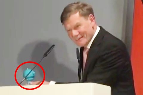 Außenminister Johann Wadephul bei seiner Antrittsrede vor einem Pult