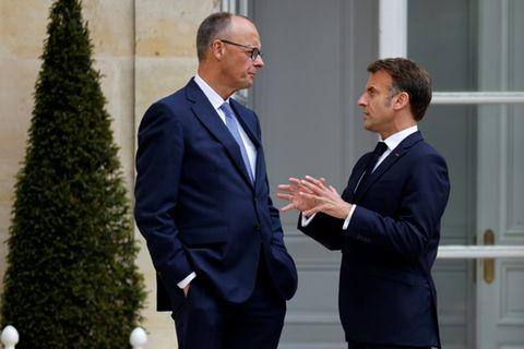 Friedrich Merz (l.) und Emmanuel Macron im Elysée-Palast
