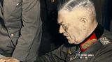 Wilhelm Keitel unterzeichnet die deutsche Kapitulation