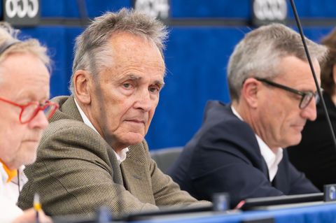 Michael von der Schulenburg ist EU-Abgeordneter des BSW und vertritt die Partei bei der Siegesfeier in Moskau