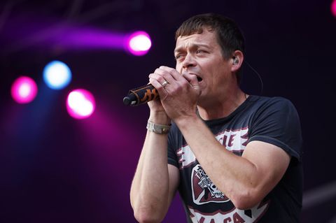 Brad Arnold trat mit seiner Band 3 Doors Down 2013 bei einem Konzert im Hamburger Stadtpark auf