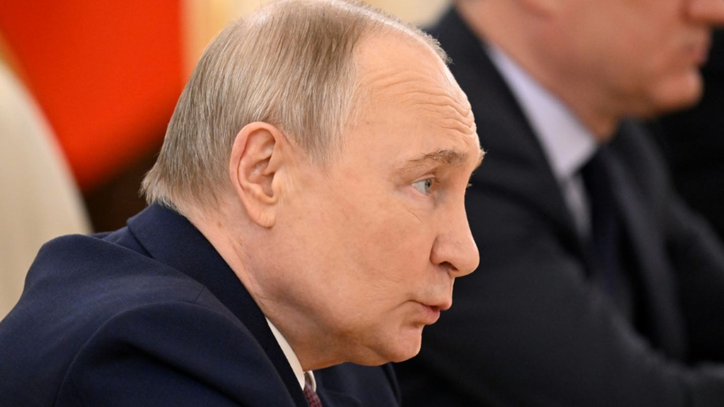 Putin declared the truce on 'humanitarian' grounds