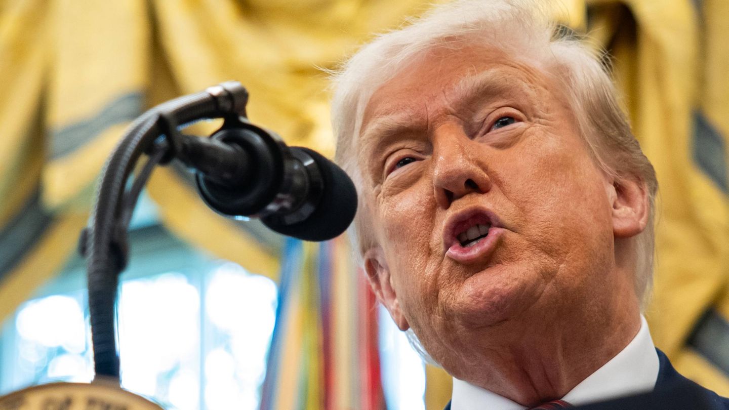 Donald Trump probably announces trade agreements with Great Britain