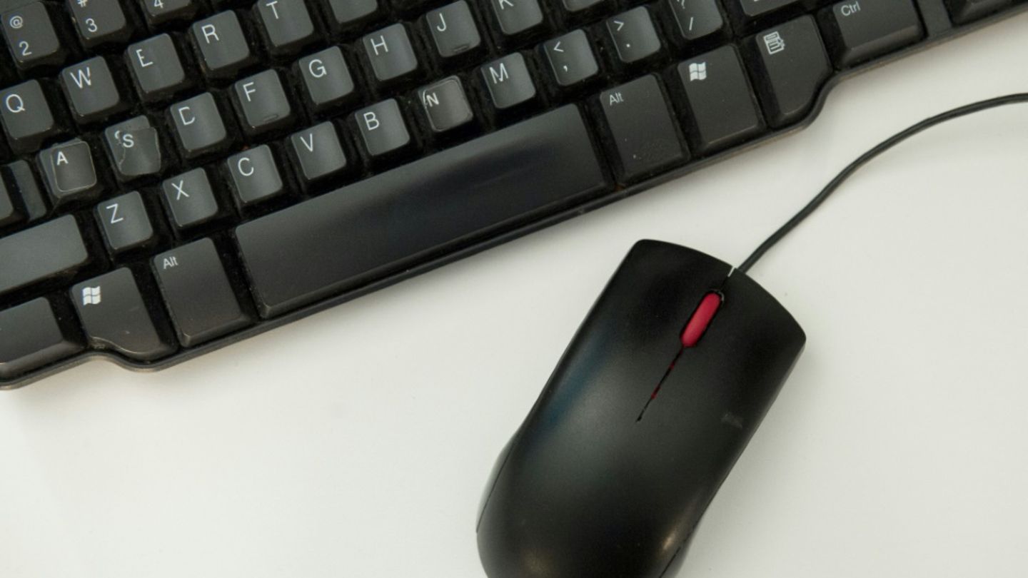 Maus und Tastatur eines Computers