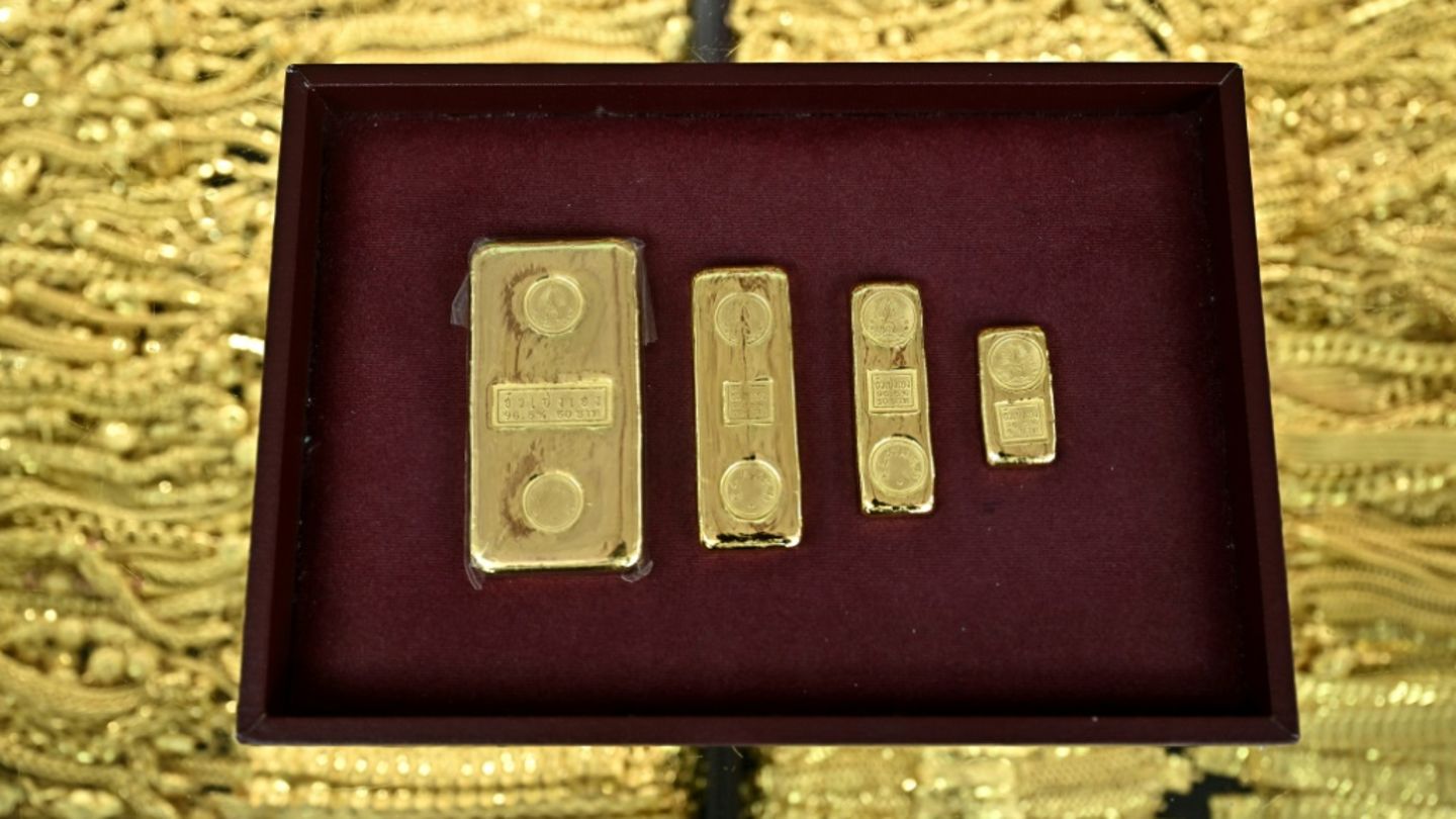 Goldbarren bei Händler in Bangkok