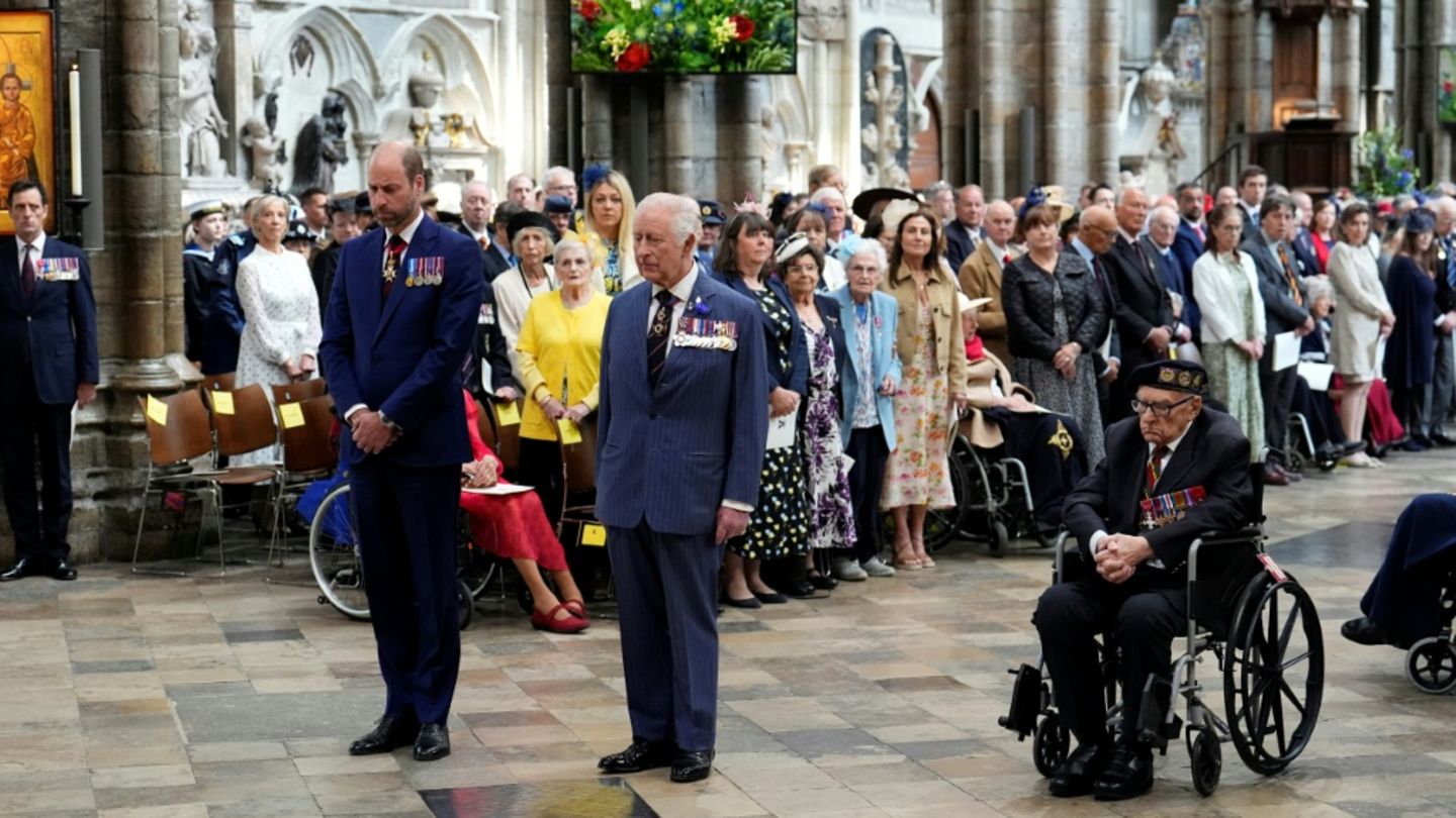 Kölnig Charles III. (r.) und Thronfolger William bei Gedenkgottesdienst in London