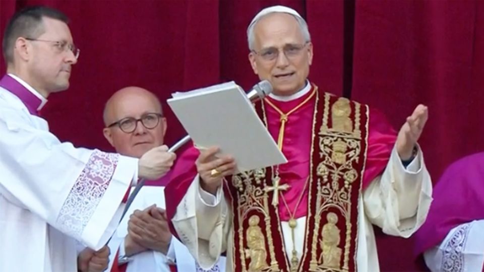 Die erste Anprache von Papst Leo im Video
