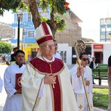 Ab Mitte der 1980er Jahre war Prevost als Missionar in Peru tätig. Dort gründete er Pfarreien, leitete ein Priesterseminar und war in der Bischofsausbildung aktiv. 2015 ernannte ihn Papst Franziskus zum Bischof von Chiclayo, einer Diözese im Norden des Landes. Hier leitet er eine Festprozession zu Ehren seiner Diözese im August 2024