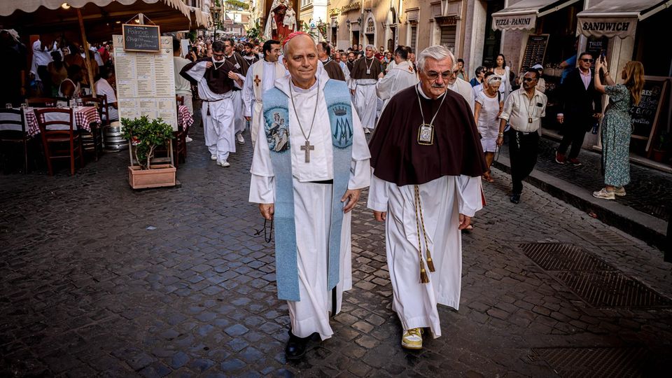 Robert Francis Prevost Ist Papst Leo XIV Seine Karriere In Bildern 
