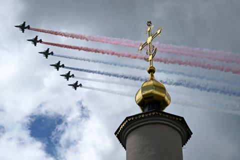 Kampfjets bei Generalprobe für Militärparade in Moskau