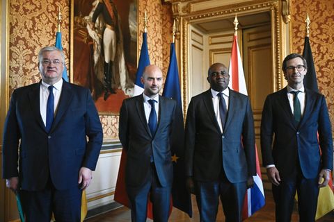 Die Außenminister der Ukraine (v.l.), Frankreichs und Großbritanniens im April in Paris