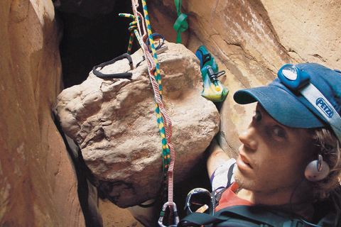 Unfal überlebt: Aron Ralston in einer Schlucht