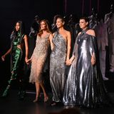 Und auch die Supermodels der Neunziger finden sich wieder: Naomi Campbell, Cindy Crawford, Christy Turlington und Linda Evangelista kommen 2023 für eine Doku zusammen, in der sie auf ihre schönen alten Zeiten zurückblicken. Es ist, als seien sie nie weg gewesen