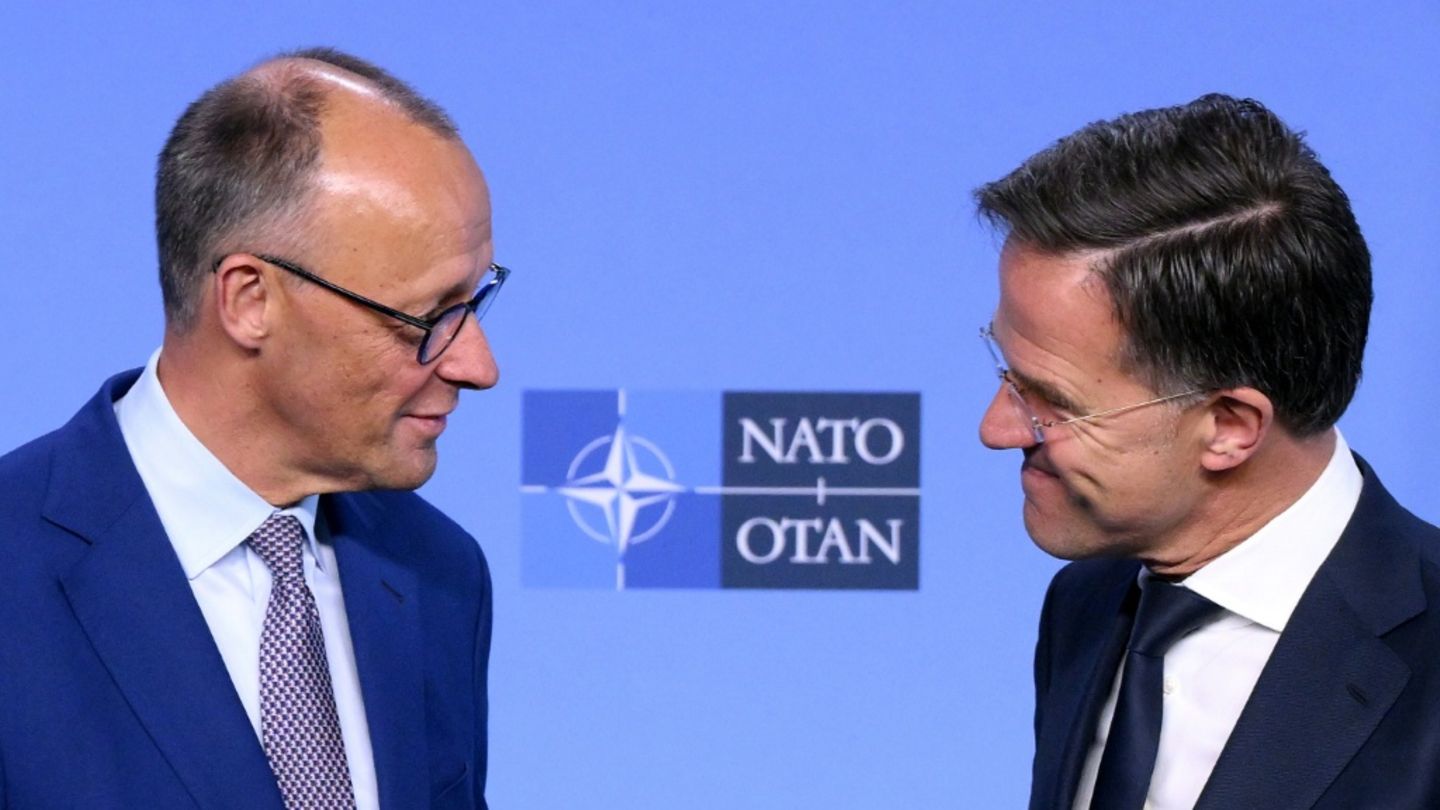 Merz (l.) und Rutte am Freitag im Nato-Hauptquartier