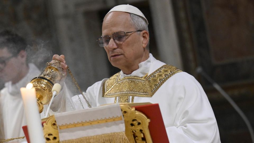 Weltpremiere im Vatikan: Diese Aufnahmen zeigen den Papst direkt nach Konklave