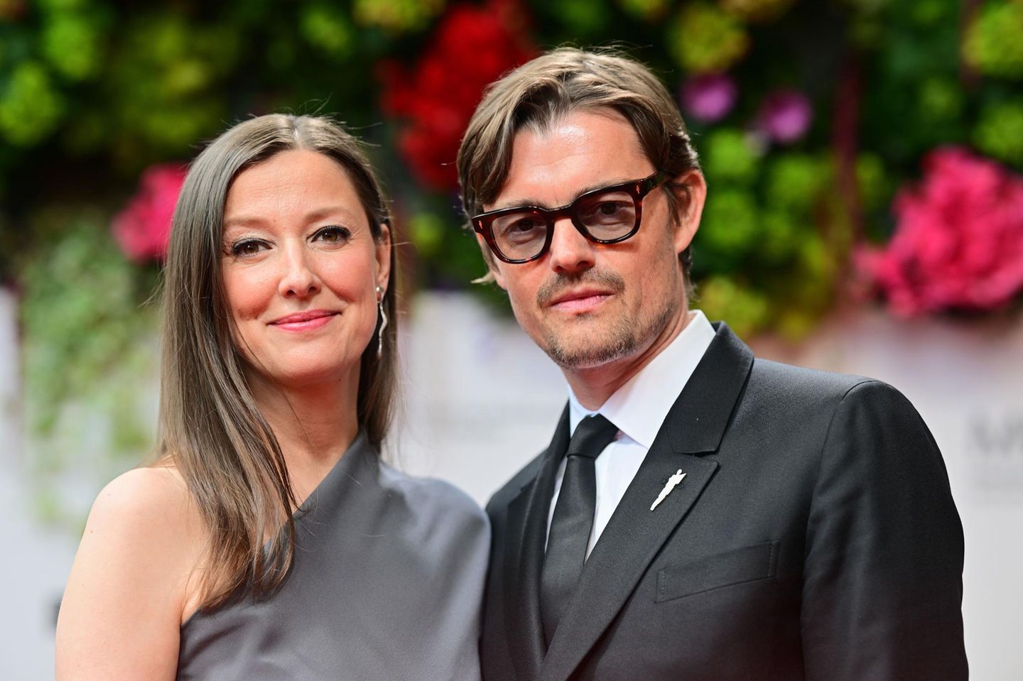 Alexandra Maria Lara drückt ihrem Ehemann Sam Riley die Daumen: Er ist für die beste Hauptrolle in dem Ballettfilm "Cranko" nominiert. Riley spielt darin den Choreographen John Cranko