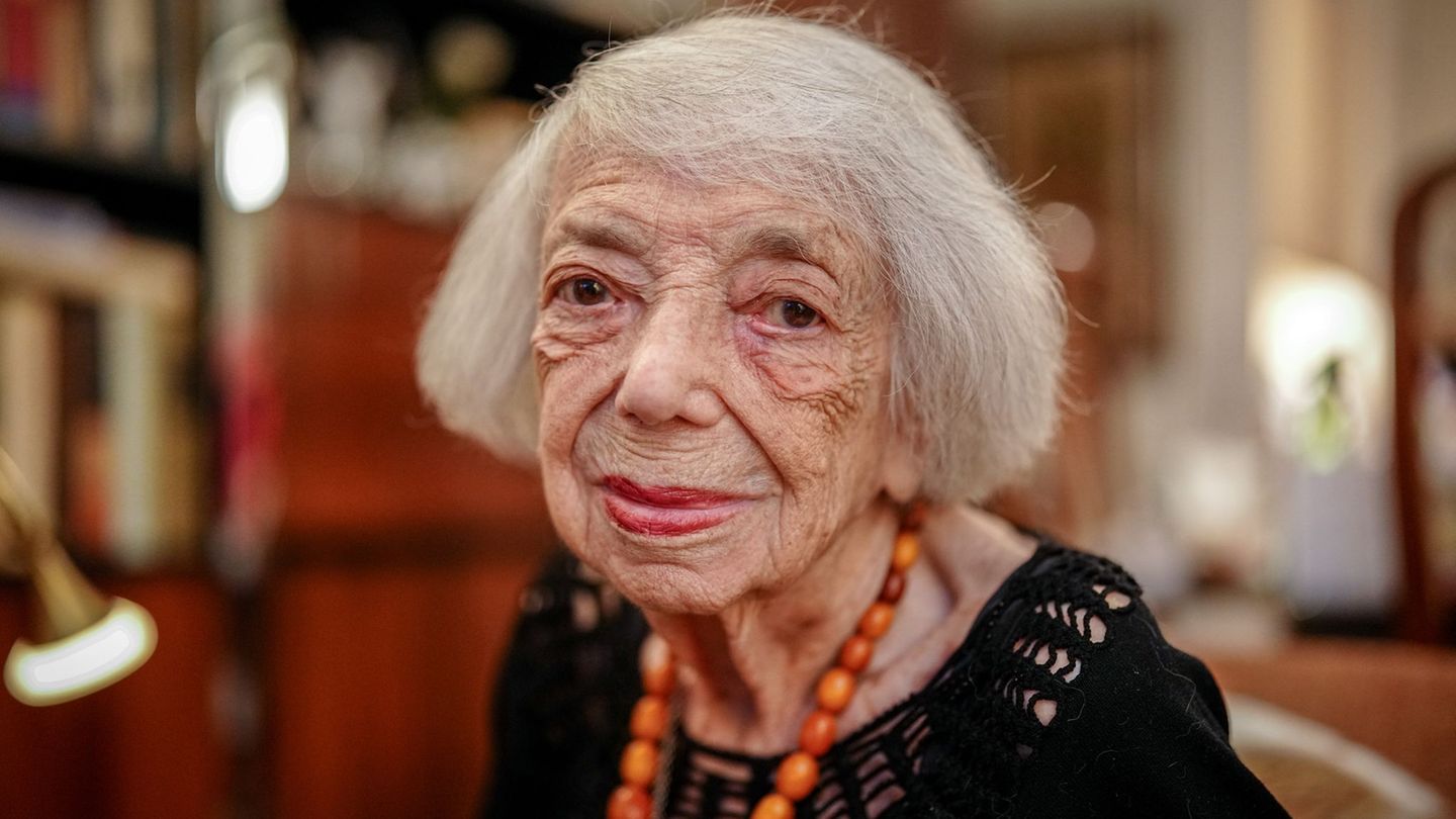 Berlin honorary citizen: Holocaust-surviving Margot Friedländer died