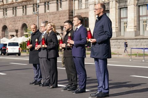 Tusk, Starmer, Olena und Wolodymyr Selenskyj, Macron und Merz