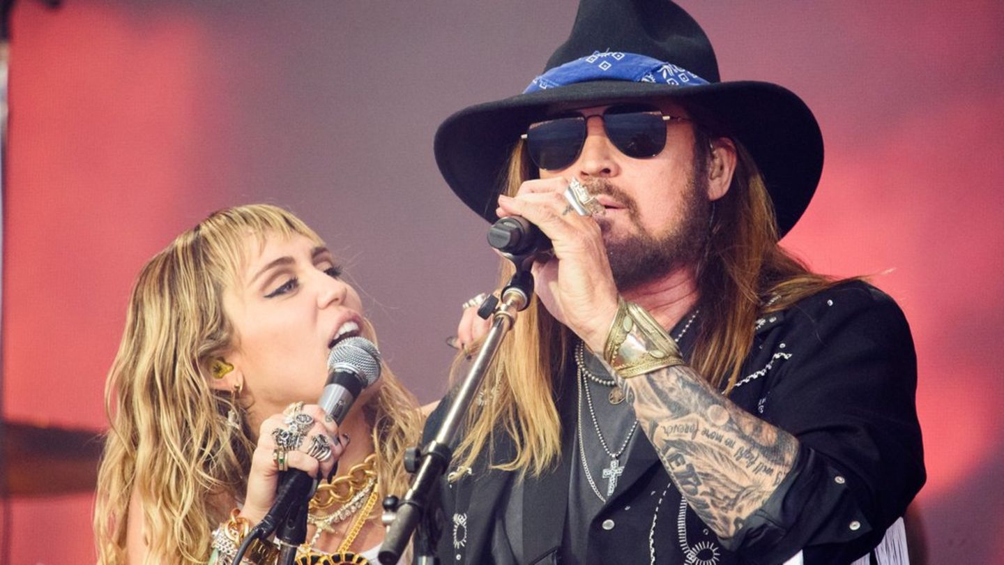 After rumors about family twist: Billy Ray Cyrus celebrates with daughter Miley