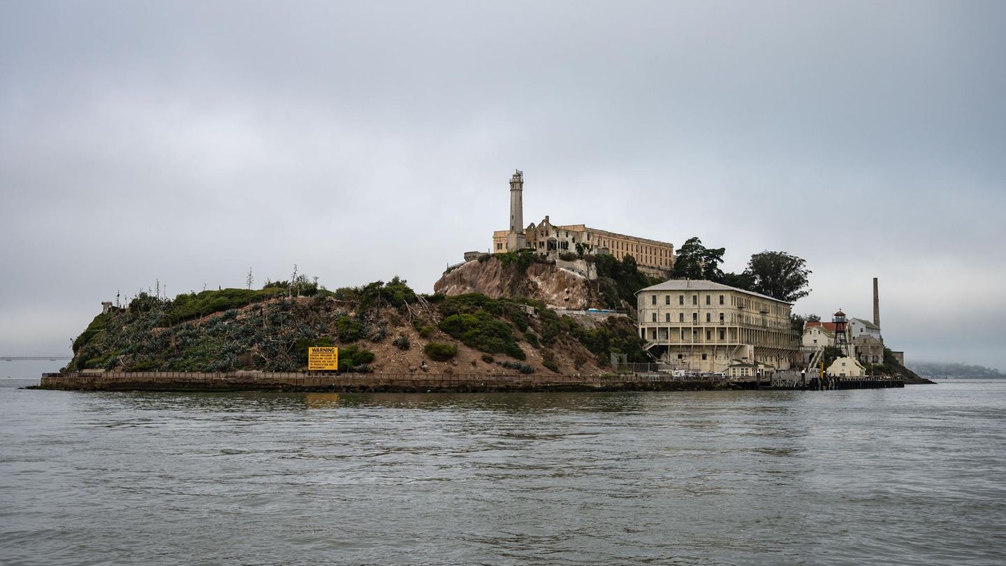 Former Alcatraz prisoner sees Trump’s plan skeptical