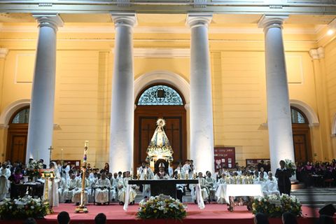 Messe vor Tausenden Gläubigen im peruanischen Chiclayo