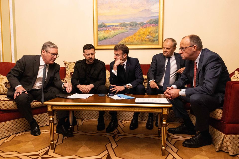 Frieden zum Greifen nah?: Wie es zwischen Russland und der Ukraine weitergehen könnte Frieden zum Greifen nah?: Wie es zwischen Russland und der Ukraine weitergehen könnte