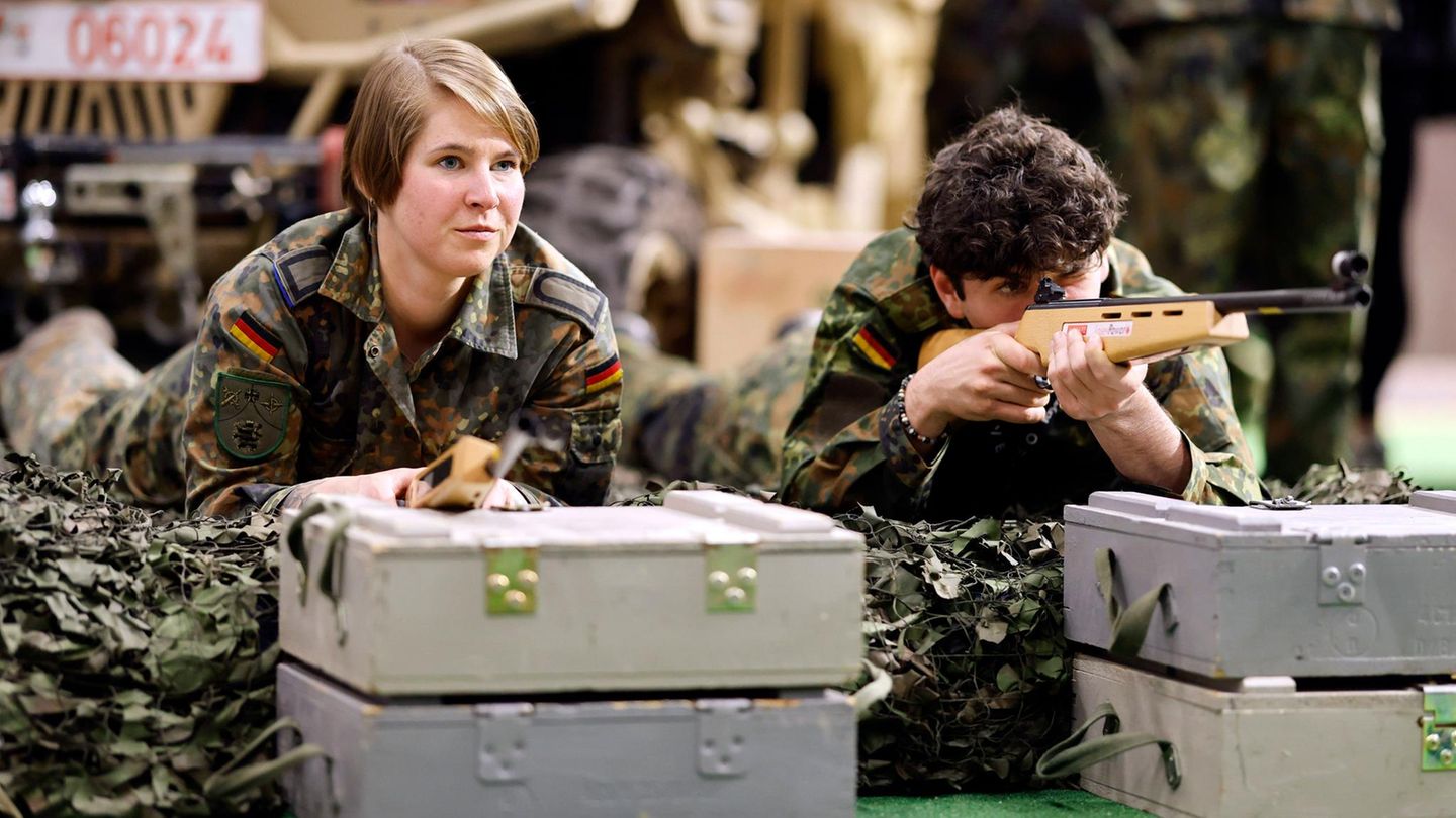 army Parcours at the Bundeswehr stand