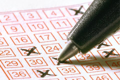 Glücksspiel Lotto: Mit Kreuzen versuchen Millionen zu machen
