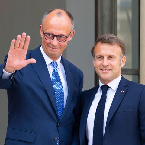 Coks on the train: Russian disinformation should discredit Merz and Macron