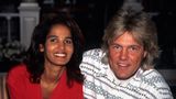 Nadja abdel Farrag im roten V-Pullover neben Dieter Bohlen