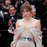 Milla Jovovich 2019 in einem schulterfreien Kleid in Cannes