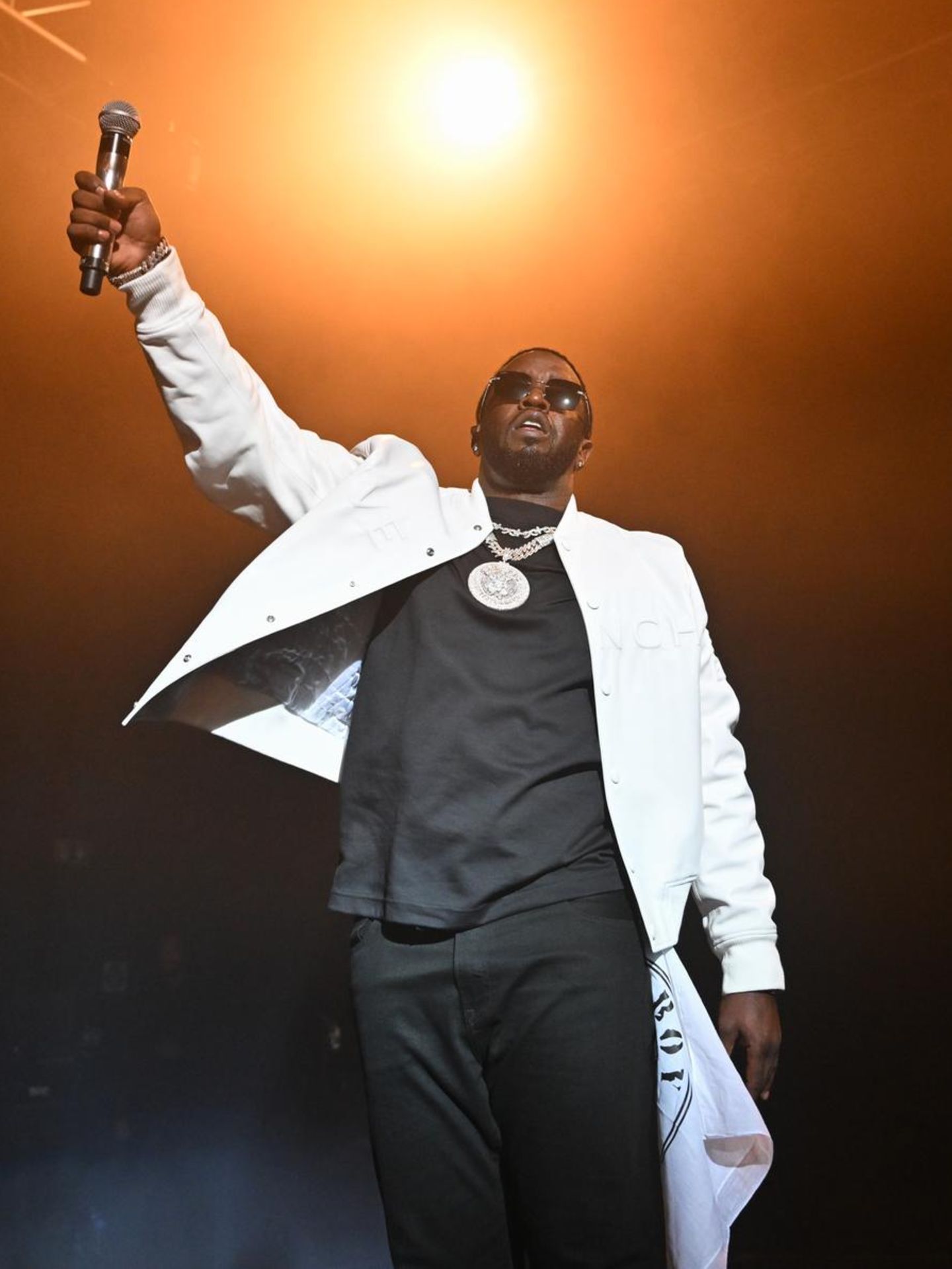 P Diddy auf der Bühne im Licht