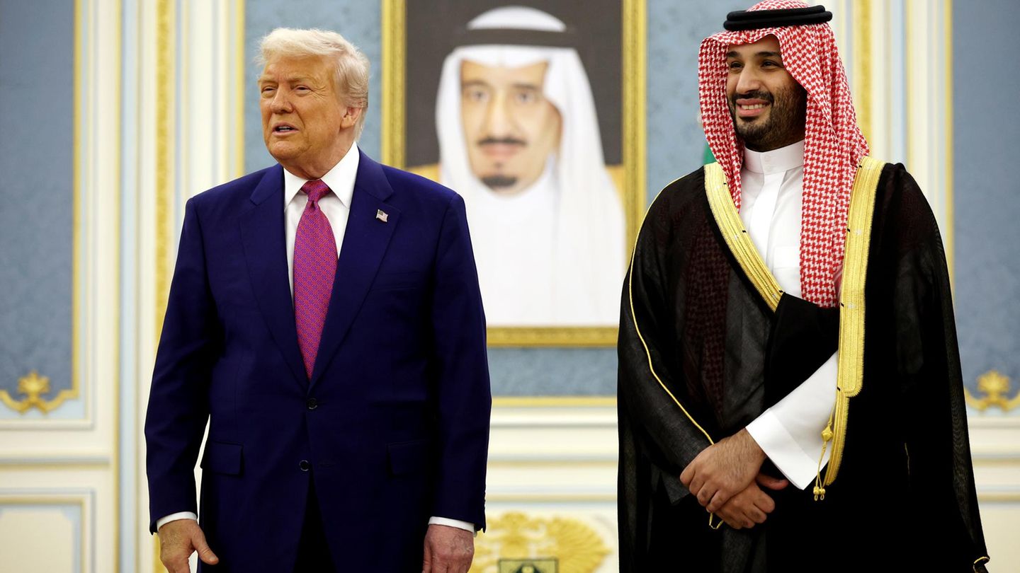 Donald Trump und der saudische Kronprinz Mohammed bin Salman nach der Ankunft des US-Präsidenten in Saudi Arabien