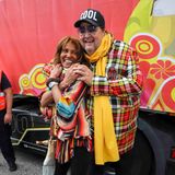 Naddel im bunten Dress mit ihrem korpulenten Freund Andreas Ellermann